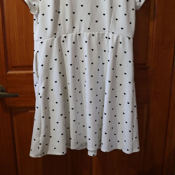 Torrid Black White Mini Dress 2X - Cap Sleeve Heart Polka Dot LoveCore - Picture 3 of 11